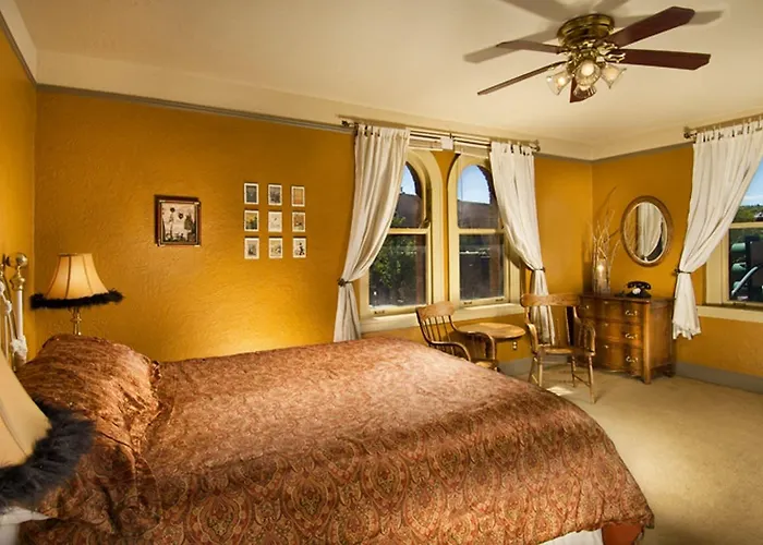 Monte Vista Hotel 3*